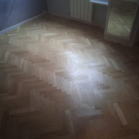 Parquet sin brillo antes del acuchillado