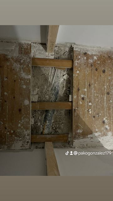 Reparación de la base de un parquet levantado